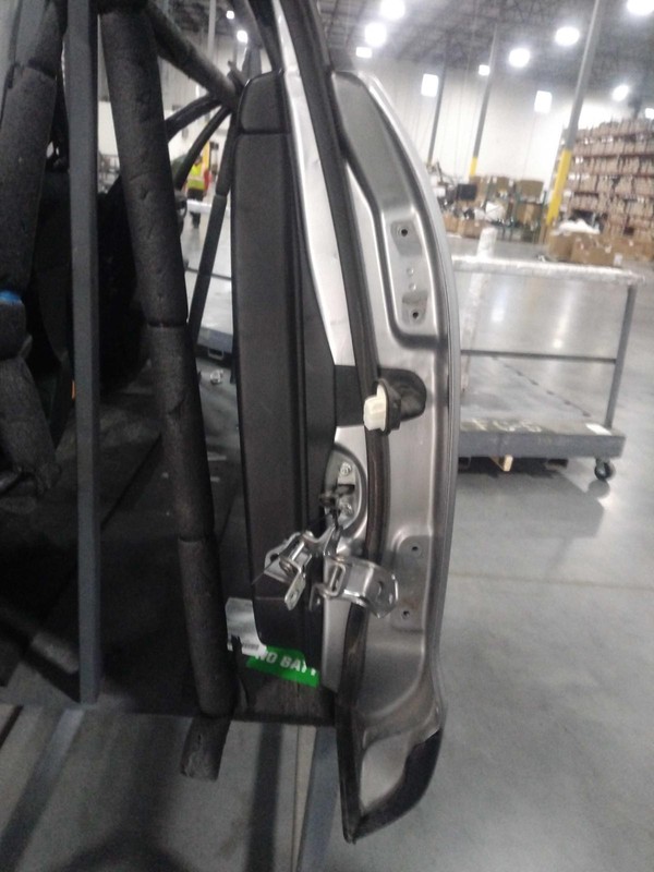 2013 Mazda CX-9 Left Rear Door Silver Good Condition No Rust, Small Scratch