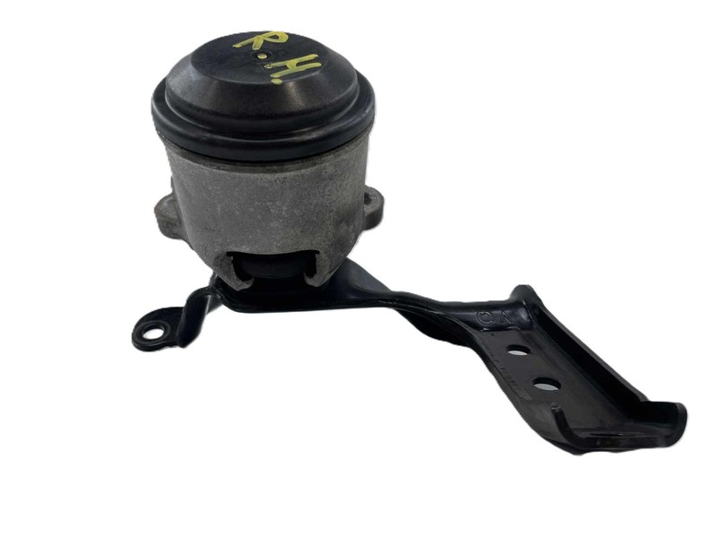 2018 Nissan Pathfinder RH Passenger Engine Mount With Mounting Bracket 3.5