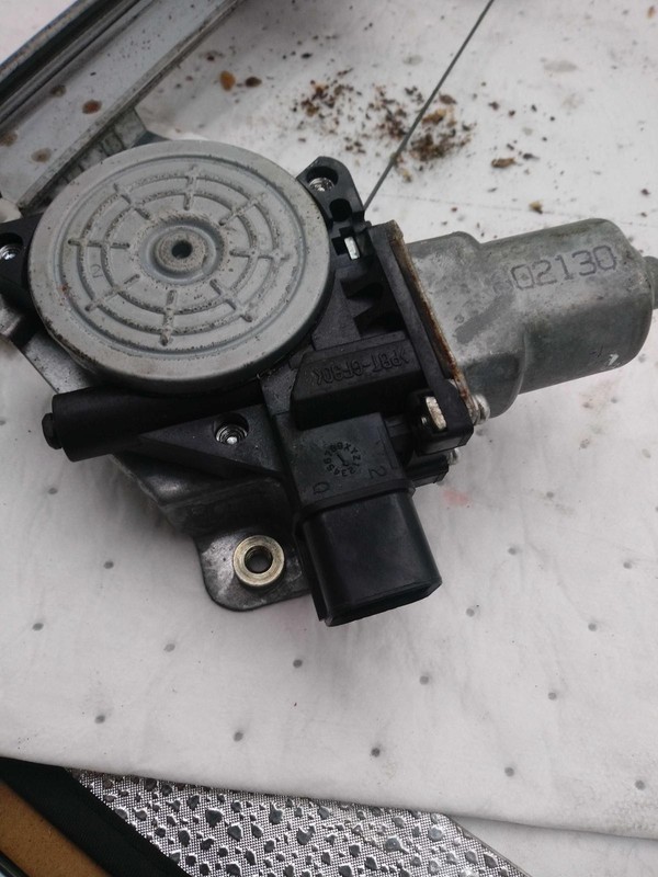 2016 Subaru Forester Red Right Window Regulator OEM 224678 135K Miles