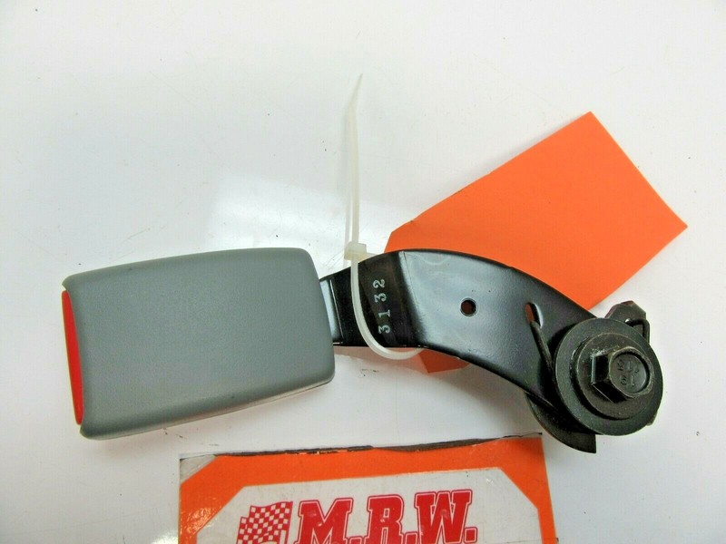 3RD ROW REAR THIRD BACK SEAT BELT BUCKLE INNER CENTER MIDDLE for 03 04 05 PILOT
