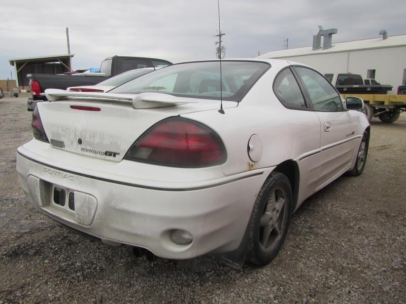 Passenger Tail Light Quarter Panel Mounted GT Fits 99-05 GRAND AM 1720287