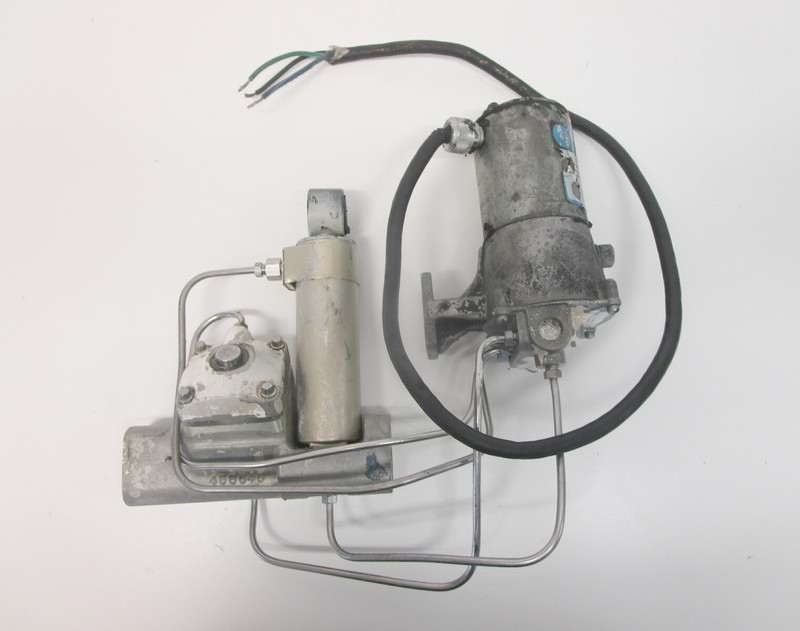 F5H147 Force Chrysler Outboard 50 HP Power Trim Tilt Unit Assembly