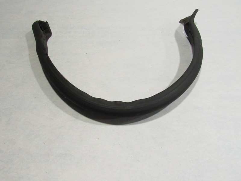 20-23 McLaren GT 2021 Right Passenger Lower Door Weatherstrip Rubber Seal ;@1