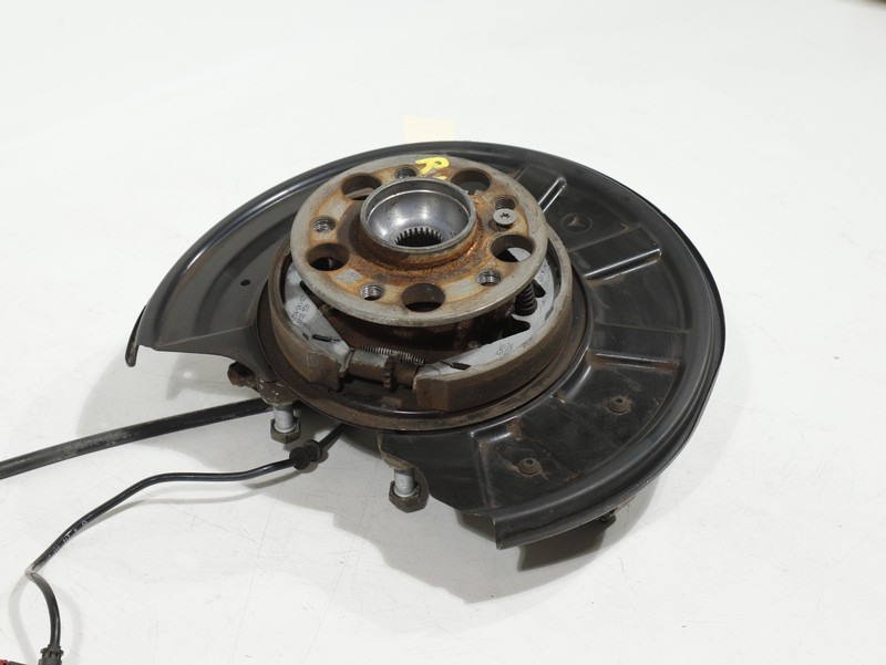 2012–2018 Mercedes-Benz CLS550 W218 Rear LEFT Spindle Knuckle Hub Bearing OEM