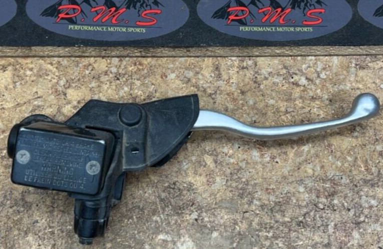 2006 Kawasaki KVF 650 Front Brake Master Cylinder Lever Brute Force 06 4x4