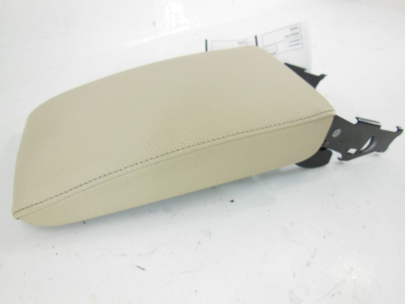 2005-2011 Volkswagen Jetta Center Console Arm Rest Lid Tan OEM VIN K 8th