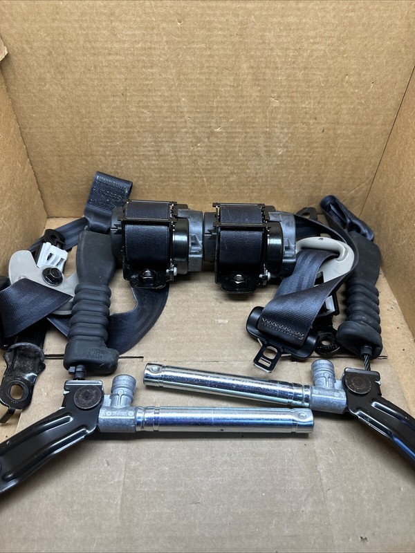 2016-2020 Kia Sorento Left Right Driver Passenger Side Seat Belt Retractor Black