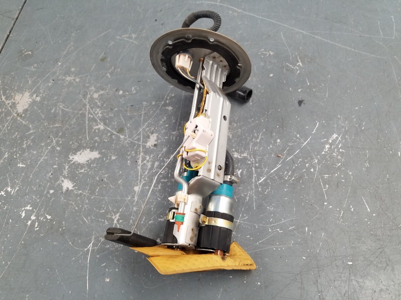 2002 Ford F150 Lightning SVT Fuel Pump / Sending Unit #1022 C1