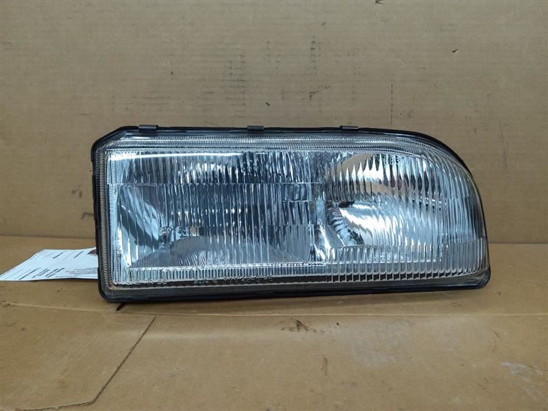 Passenger Right Headlight Fits 94-97 VOLVO 850 261128