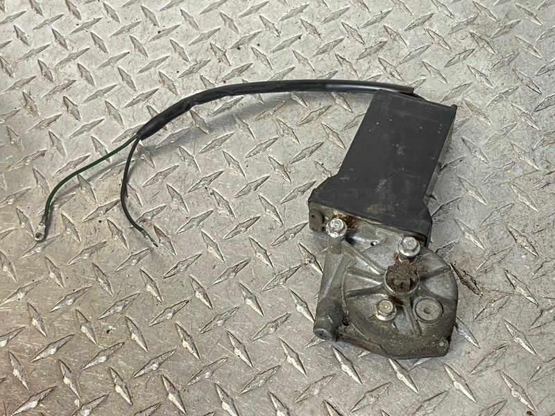 73 Mercedes Benz W114 W115 240D Front Left Driver Door Window Glass Motor BOSH