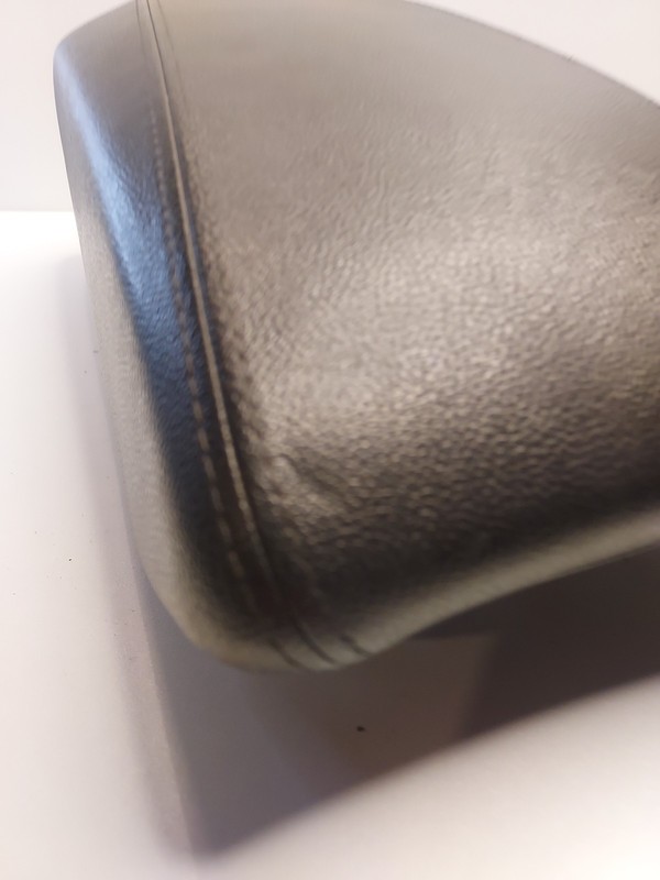 2015 - 2017 Hyundai Sonata Center Console Lid Armrest Assembly Leather Black OEM