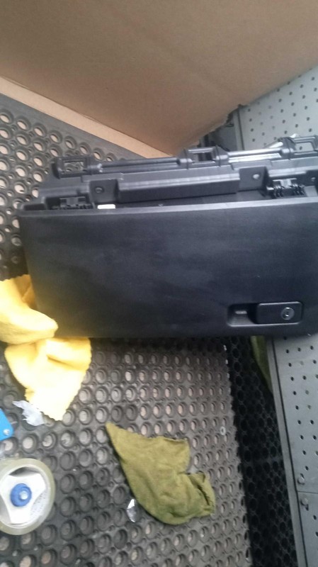 2022 KIA Telluride Black Glove Box OEM Used 46000 Miles NJ25-22023-550520