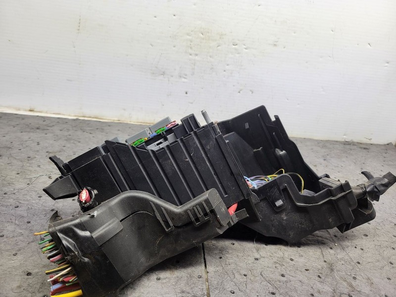 Fuse Box Engine Fits 12-17 EVOQUE 1656349