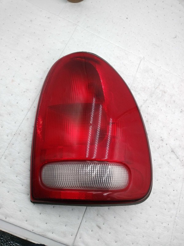 Used Right Tail Light Assembly fits: 2003 Dodge Durango Right Grade B
