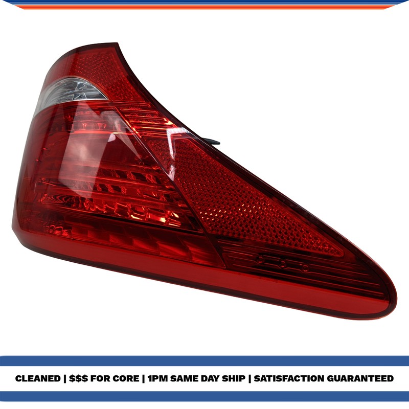2011-2013 HYUNDAI EQUUS LEFT LH DRIVER REAR TAIL LIGHT BRAKE LAMP OEM 924013N030