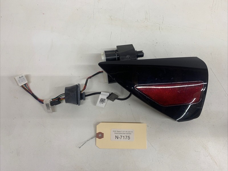 17-22 TESLA 3 REAR LEFT DRIVER SIDE DOOR REFLECTOR 1476608-00-D LH 7175 B160