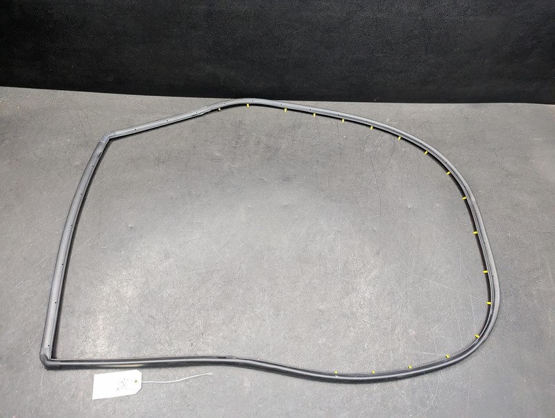 Rear Right Door Weatherstrip 2018 Kia Optima 83140-D4000 2016 2017 2019 2020