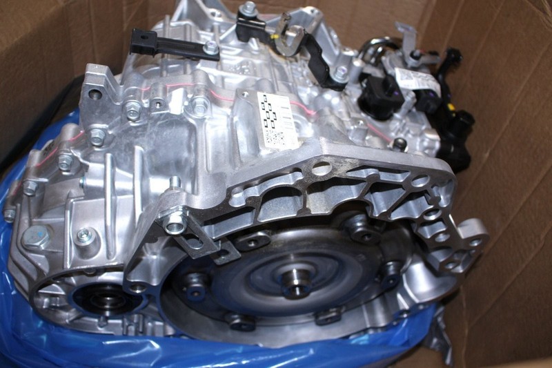 OEM Kia Sorento 8-Speed Auto Transmission 3.3L Front Wheel Drive Mount Damage