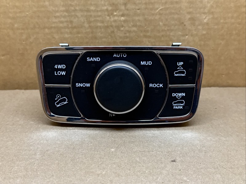 2014-2018 Jeep Grand Cherokee Transfer Case Switch Center Console 68141341AC