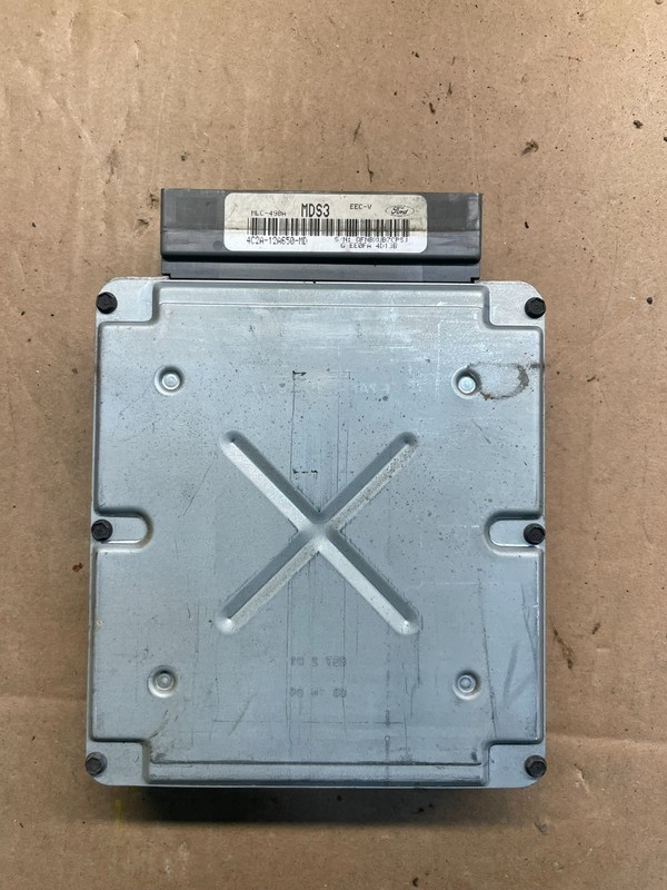 2004 Ford Van E250 4.6L Engine Control Module Unit ECU s8085 DG