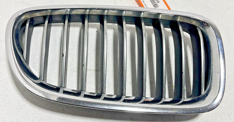 2014-16 BMW 528i F10 Front Right Passenger Side Upper Radiator Grille OEM Chrome