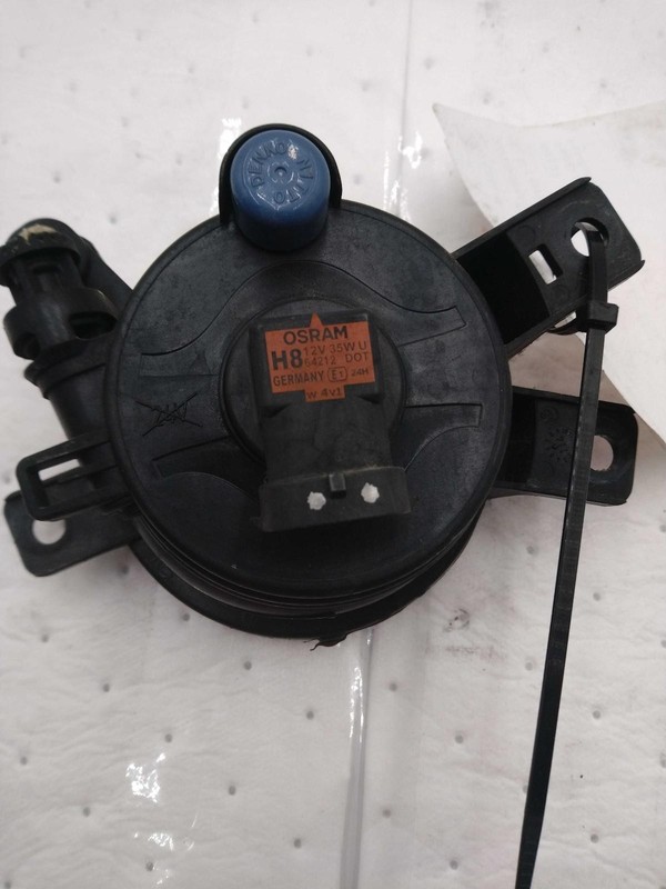 2015 BMW X1 Left Fog Light Assembly Black OEM 616581, 105K Miles