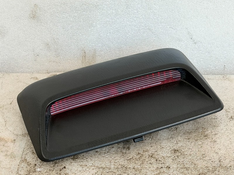2004 2005 2006 Lexus ES330 3RD BRAKE LIGHT REAR WINDOW LIGHT OEM #020