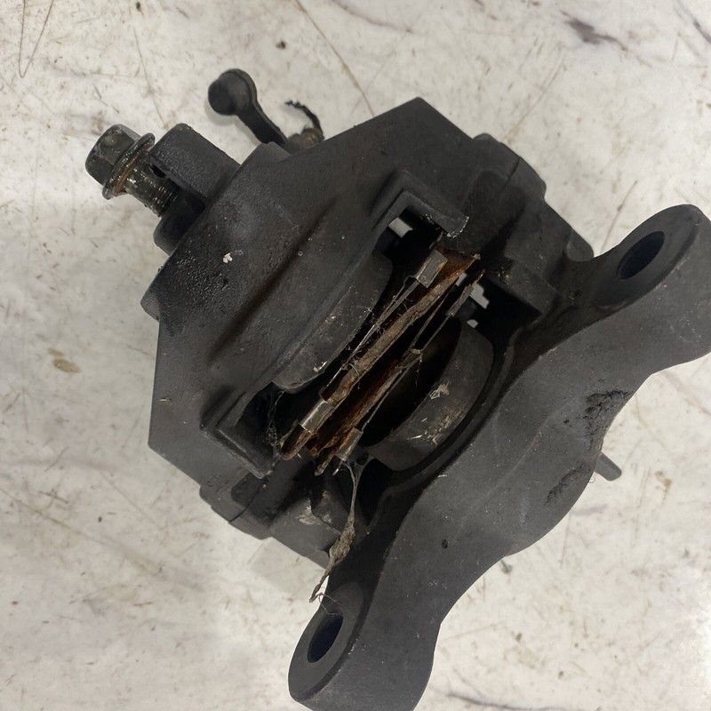 1999 - 2001 YAMAHA MOUNTAIN MAX 700 MM700 Brake Caliper 1