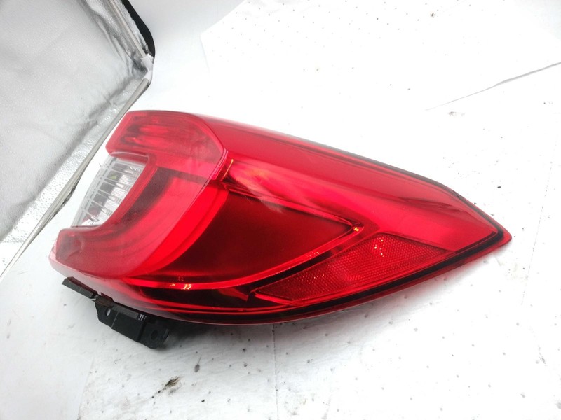 2022 Honda Accord Right Tail Light Assembly Red Used OEM 678684 SCRATCHED