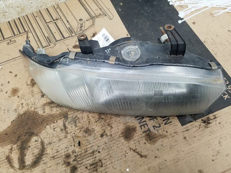 Passenger Headlight Canada Market With Turn Signal Fits 97 LEGACY 205206