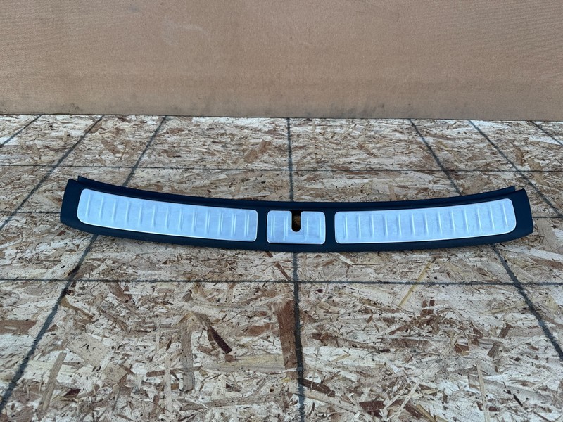 GENESIS GV70 2022-2026 OEM TRUNK SILL SCUFF PLATE TRIM COVER PANEL ASSY