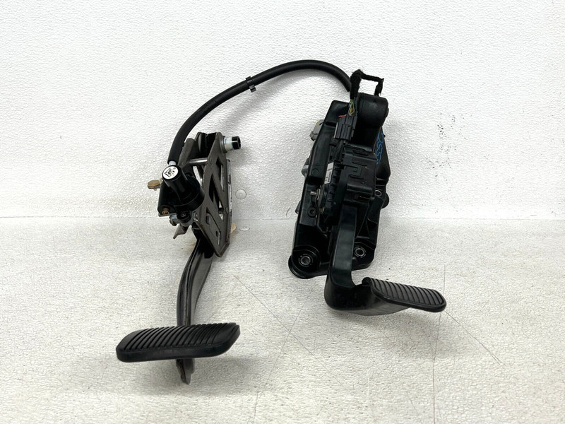 ⭐2018-2021 LINCOLN NAVIGATOR ACCELERATOR SENSOR W/ BRAKE PEDAL OEM LOT2557