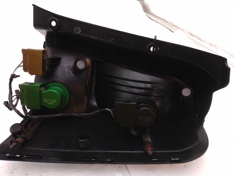 2006 Mercury Mariner Left Tail Light Assembly OEM 167315 - 185k Miles