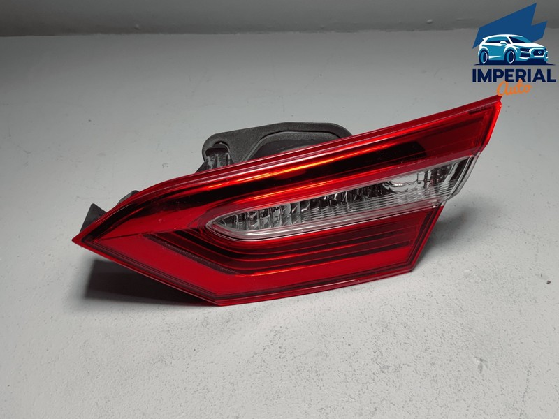 TOYOTA CAMRY REAR PASSENGER SIDE INNER TAILLIGHT LIGHT LAMP 2018-2020