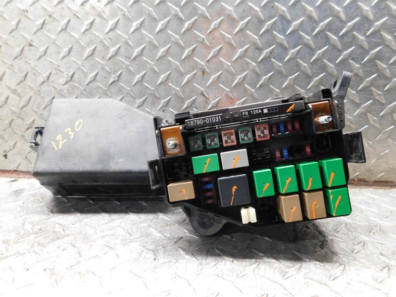 2013 2014 HYUNDAI ACCENT AT ENGINE FUSE RELAY BOX MODULE 91220-1R525