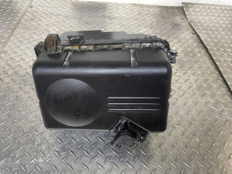 2004-2006 Toyota Camry Air Cleaner Box Assembly 4 Cylinder Oem Tested