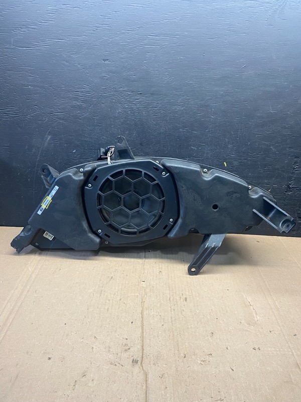 2007 to 2011 Acura RDX Subwoofer Audio Speaker OEM EAB20109A O9916 DG