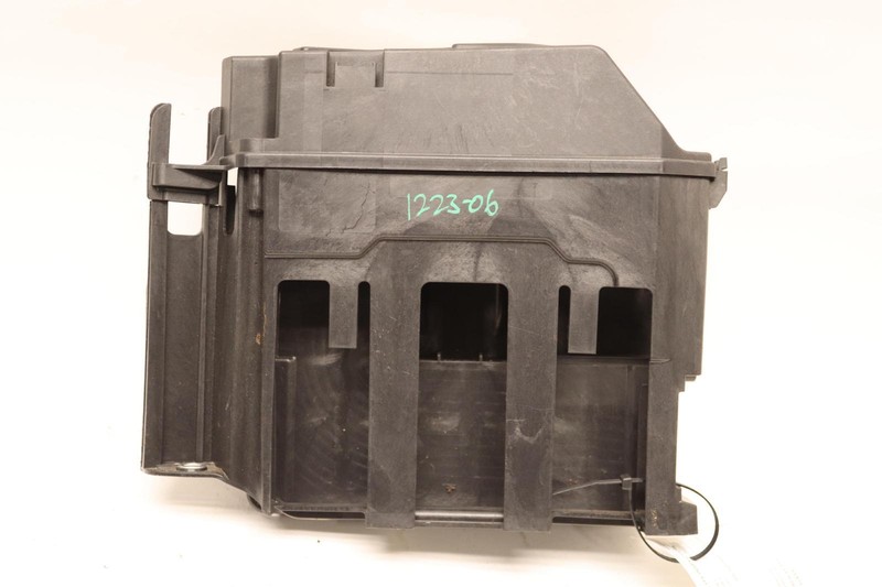 2020-2021 BMW M235I GRAN COUPE F44 ENGINE COMPUTER MODULE HOUSING BOX OEM