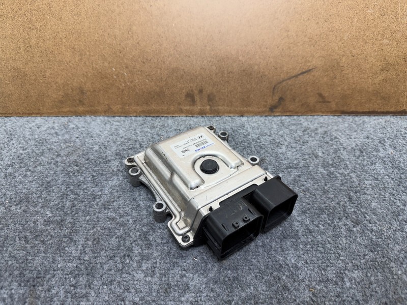 GENESIS G70 2019-2021 OEM TRANSMISSION CONTROL MODULE UNIT AWD 2.0T ASSEMBLY