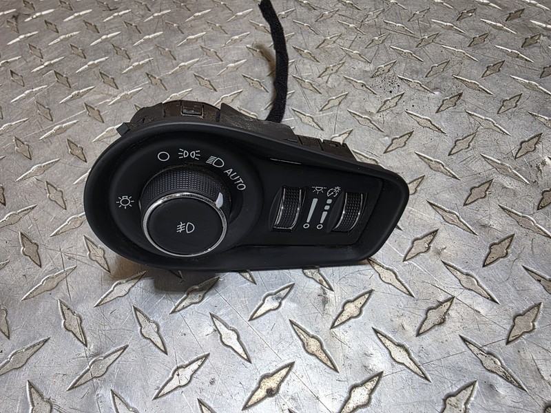 15-22 Jeep Renegade Headlight Control Switch Genuine OEM Part 07356582990