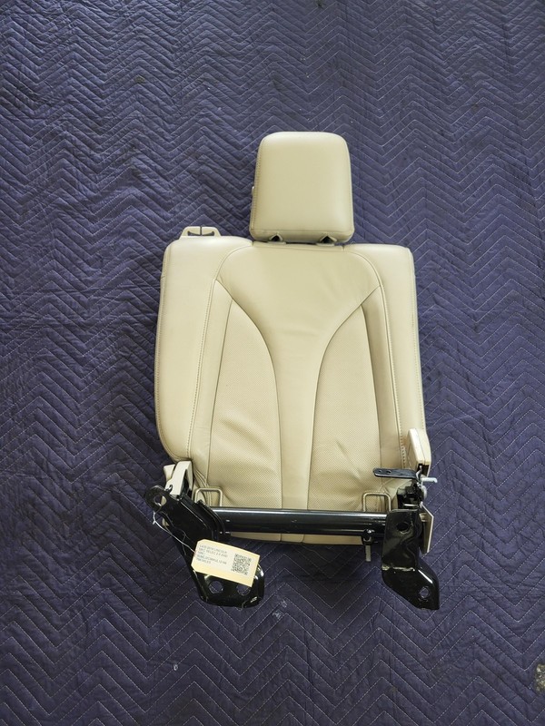 Used Oem Lincoln Rear Right Passenger Seat Upper Cushion for 2017-2019 MKC
