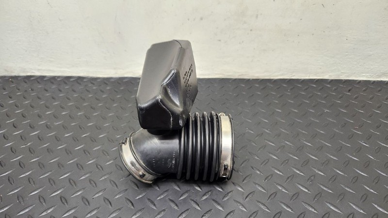 05-07 Ford Escape 3.0L Air Intake Hose OEM 5L8Z-9B659-BA