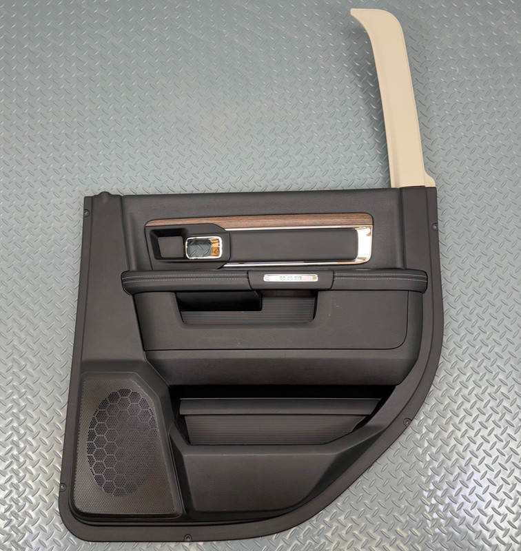 ✅ 2013-24 RAM 1500 2500 3500 LARAMIE REAR RIGHT DOOR PANEL Black PASSENEGER OEM