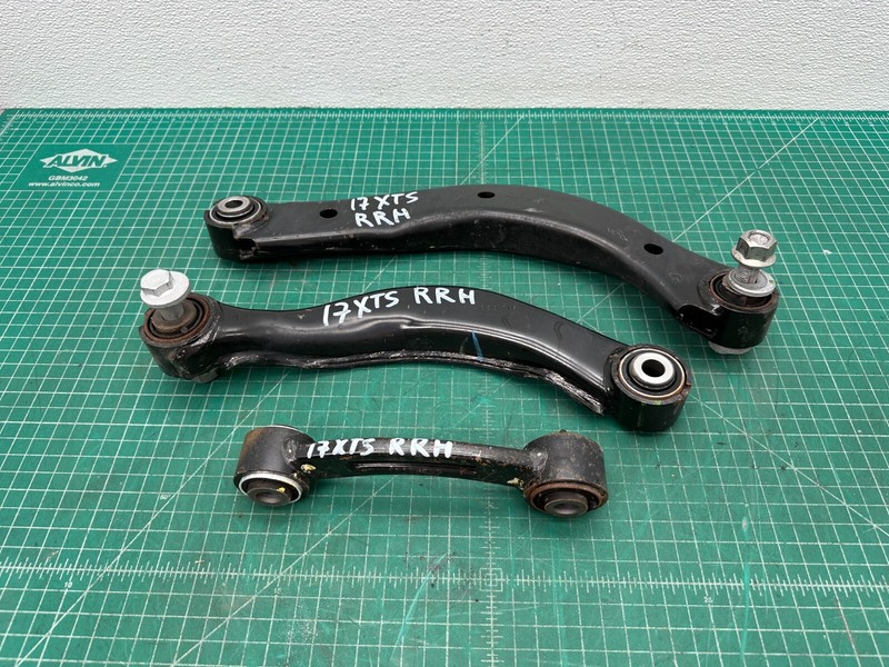13-19 CADILLAC XTS - REAR RIGHT SUSPENSION CONTROL ARMS SET OF 3 OEM