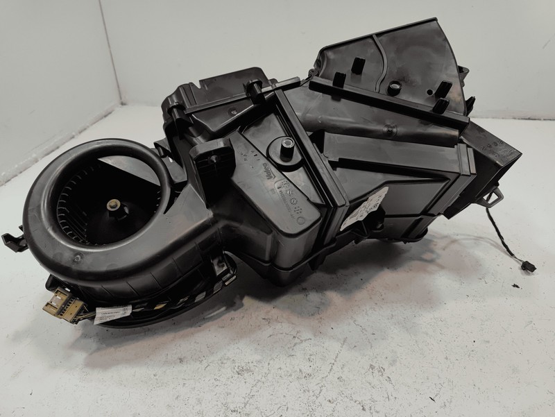 2019 VOLKSWAGEN ATLAS CENTER CONSOLE HVAC HEATER BLOWER MOTOR HOUSING OEM