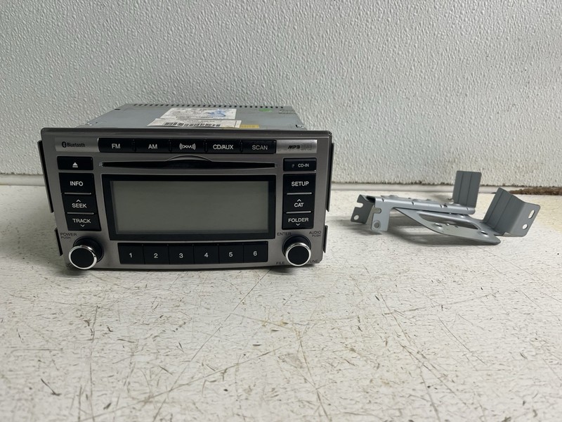 2010-2012 Hyundai Santa Fe NON-NAV Radio Stereo CD MP3 9611p6 96180-0w500 Oem