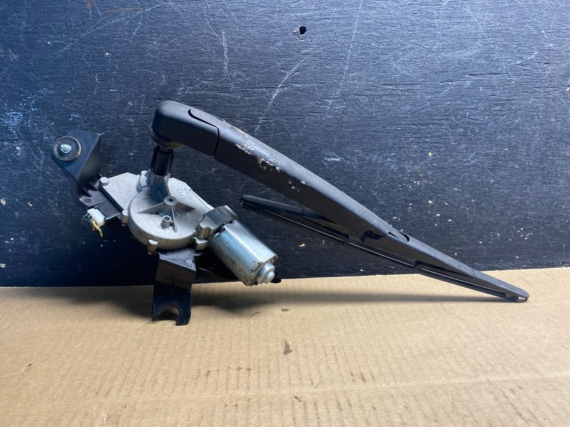 2016 - 2018 Kia Sorento Rear Glass Windshield Wiper Motor Z4763 DG