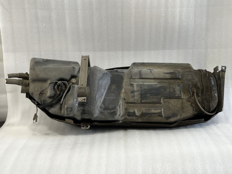 1984 1985 1986 1987 1988 1989 1990 JEEP GRAND WAGONEER GAS FUEL TANK 5362496