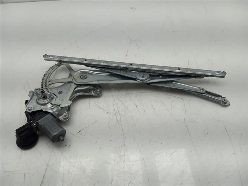 12-17 TOYOTA CAMRY SE PASSENGER SIDE FRONT WINDOW REGUALTOR ASSEMBLY