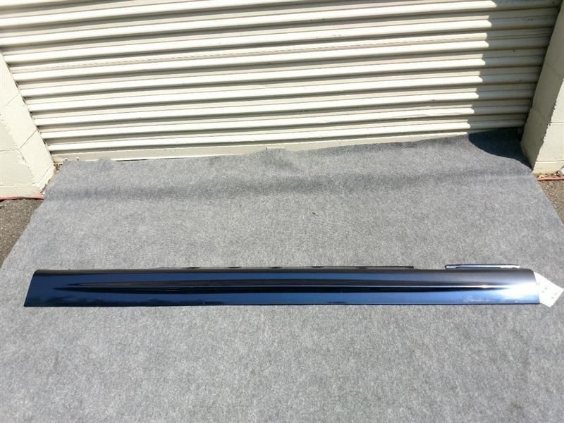 2005 BMW 325i 330i 325xi 330xi E46 Sedan Left Skirt Rocker Panel Cover Blue